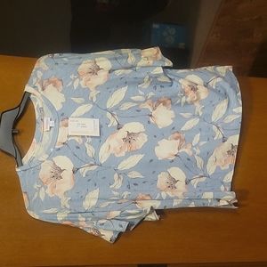 Lularoe Dahl Large top.